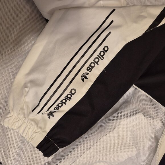 Adidas Hooded Windbreaker - Picture 14 of 15